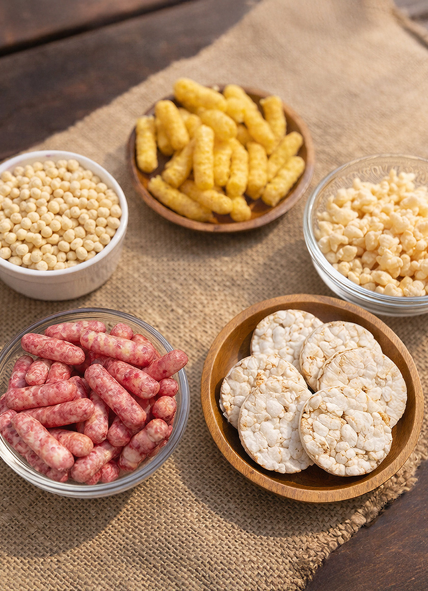Low calorie snacks including puffed snacks and rice cakes