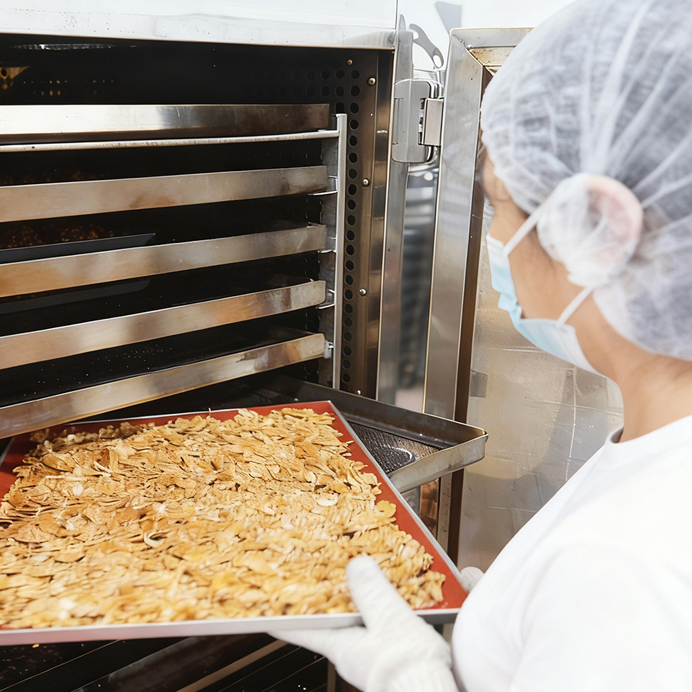 Industrial oven for snack production in food manufacturing
